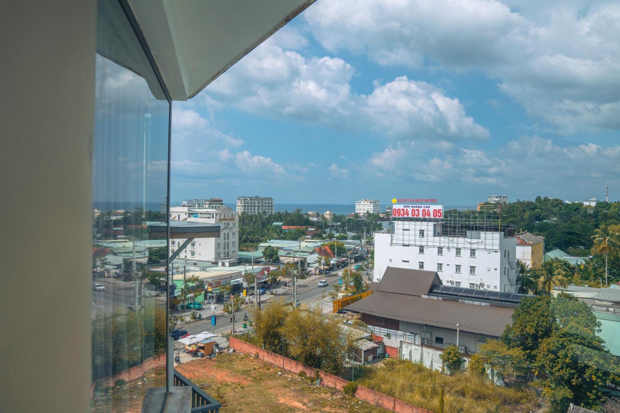 Golden Daisy Hotel Duong Dong Exterior foto